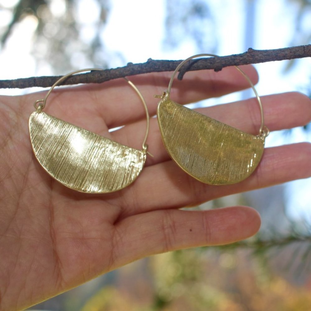 Anthropologie Rylan Gold Crescent Hoop Earrings - Picture 11 of 15